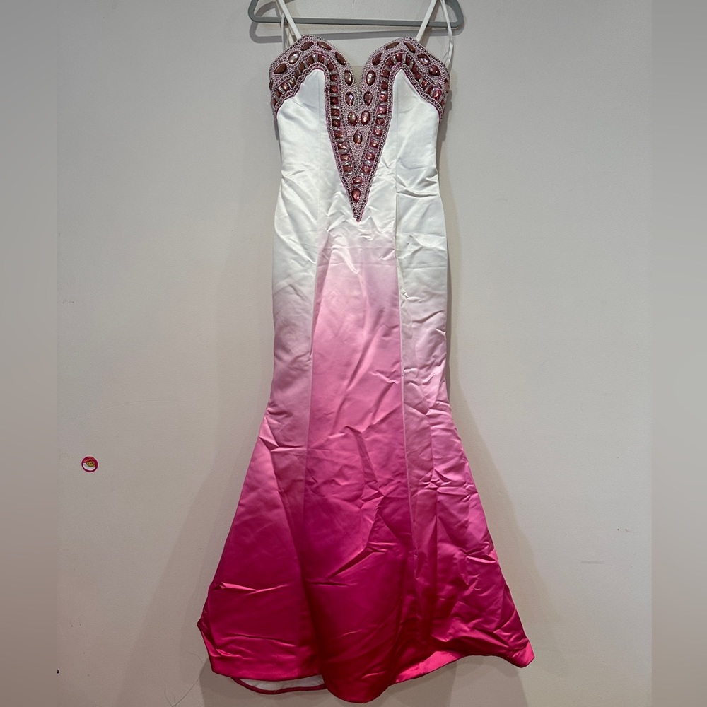 Formal Dress - Picture 5 of 10
